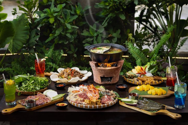 Discover why this local favorite is ranked among the best restaurants in Phu Quoc – from juicy BBQ to late-night nhậu sessions.